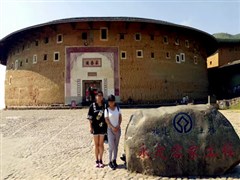 福建廈門(mén) 鼓浪嶼、永定土樓、南普陀寺+廈門(mén)大學(xué)+環(huán)島路+曾厝垵風(fēng)情街、集美學(xué)村、武夷山（天游峰景區(qū) 虎嘯巖景區(qū) 一線天景區(qū) 九曲溪漂流）三高6日游【全景福建】