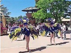 大連老虎灘海洋公園、夜游發(fā)現(xiàn)王國、旅順潛艇博物館、帆船出海喂海鷗、蓮花山觀景臺、心悅島、黃金海岸 雙飛5日游【高品親子，純玩團】