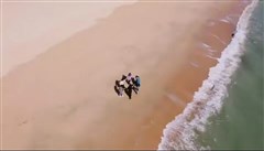 福建廈門(mén) 鼓浪嶼 琴島旅拍、云水謠土樓、帆船出海、老別墅下午茶 5日游【廈門(mén)市區(qū)不超過(guò)16人小團(tuán)，純玩0購(gòu)物0自費(fèi)；超多驚喜 海鮮咔餐+旅拍底片+定制福袋，連住4晚商務(wù)酒店不挪窩】