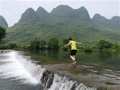 廣西南寧 德天跨國大瀑布、古龍山大峽谷、三門海 百魔天坑、仁壽山莊、明仕田園風(fēng)光、靖西?鵝泉、北海銀灘、百年老街 雙飛6日游【純玩0購物0自費(fèi)；2人小包團(tuán)，獨(dú)家贈(zèng)送疍家趕海，升級(jí)35元特色餐】