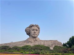 湖南長沙 韶山毛主席故居、欣賞《張家界民俗演藝》歌舞、張家界國家森林公園、天門山（玻璃棧道）、黃龍洞、土司王府、苗寨、鳳凰古城 6日游【品質(zhì) 從不隨波逐流；輕松游不分車不分導(dǎo)游】