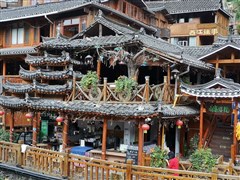 貴陽(yáng)黃果樹(shù)瀑布、荔波小七孔+大七孔、西江千戶苗寨、青巖古鎮(zhèn) 6日游【店長(zhǎng)推薦奢想產(chǎn)品：全國(guó)首款1+1雙排座駕；9-15 人小團(tuán)；真純玩0暗操作；住雙景區(qū)看雙夜景】