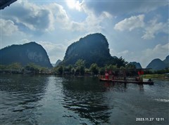 廣西桂林 四星船游大漓江、銀子巖、古東瀑布、船游象鼻山、遇龍河多人漂流、日月雙塔、十里畫(huà)廊、陽(yáng)朔西街 雙飛5日【贈(zèng)送三環(huán)路內(nèi)家門(mén)口接送；獨(dú)家贈(zèng)送《桂林山水間》、晚宴狂歡